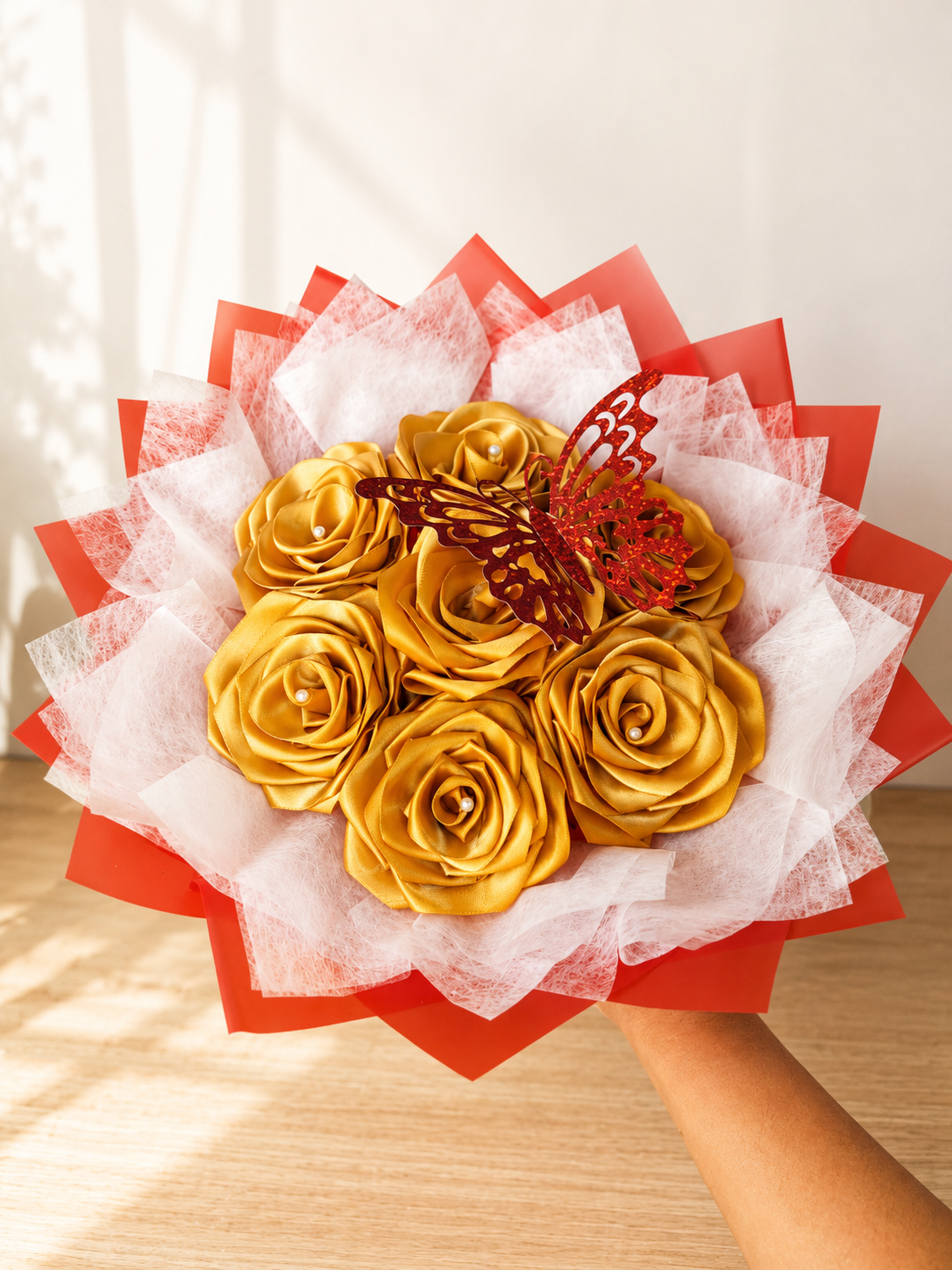 Bouquet de Rosas Doradas Eternas